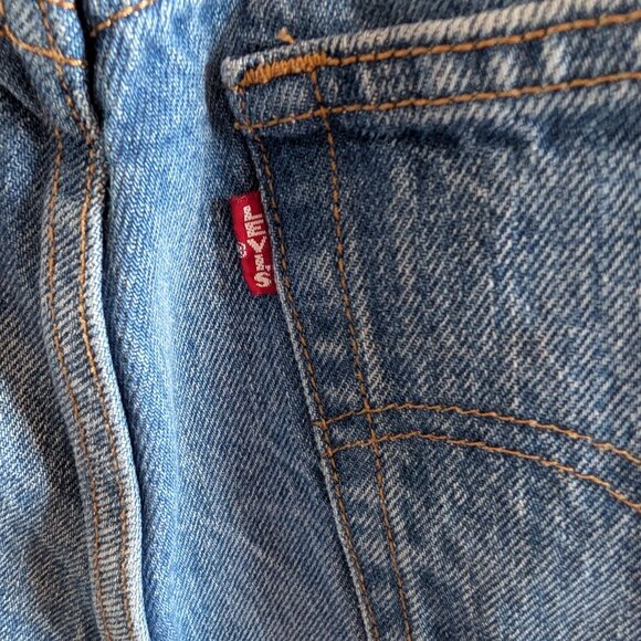 Levi’s High Rise Wide Leg Jeans Size 27 Cropped Distressed Hem Premium Denim - Picture 11 of 12